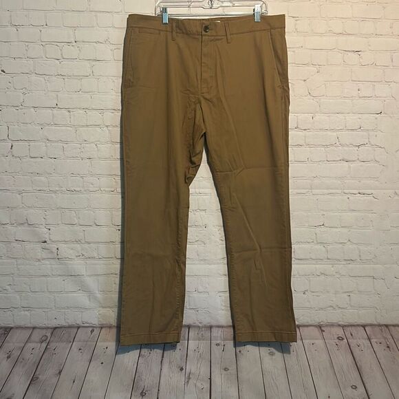 Goodfellow Men's Khaki Pants, Size 38x30, Classic Fit - Picture 1 of 2